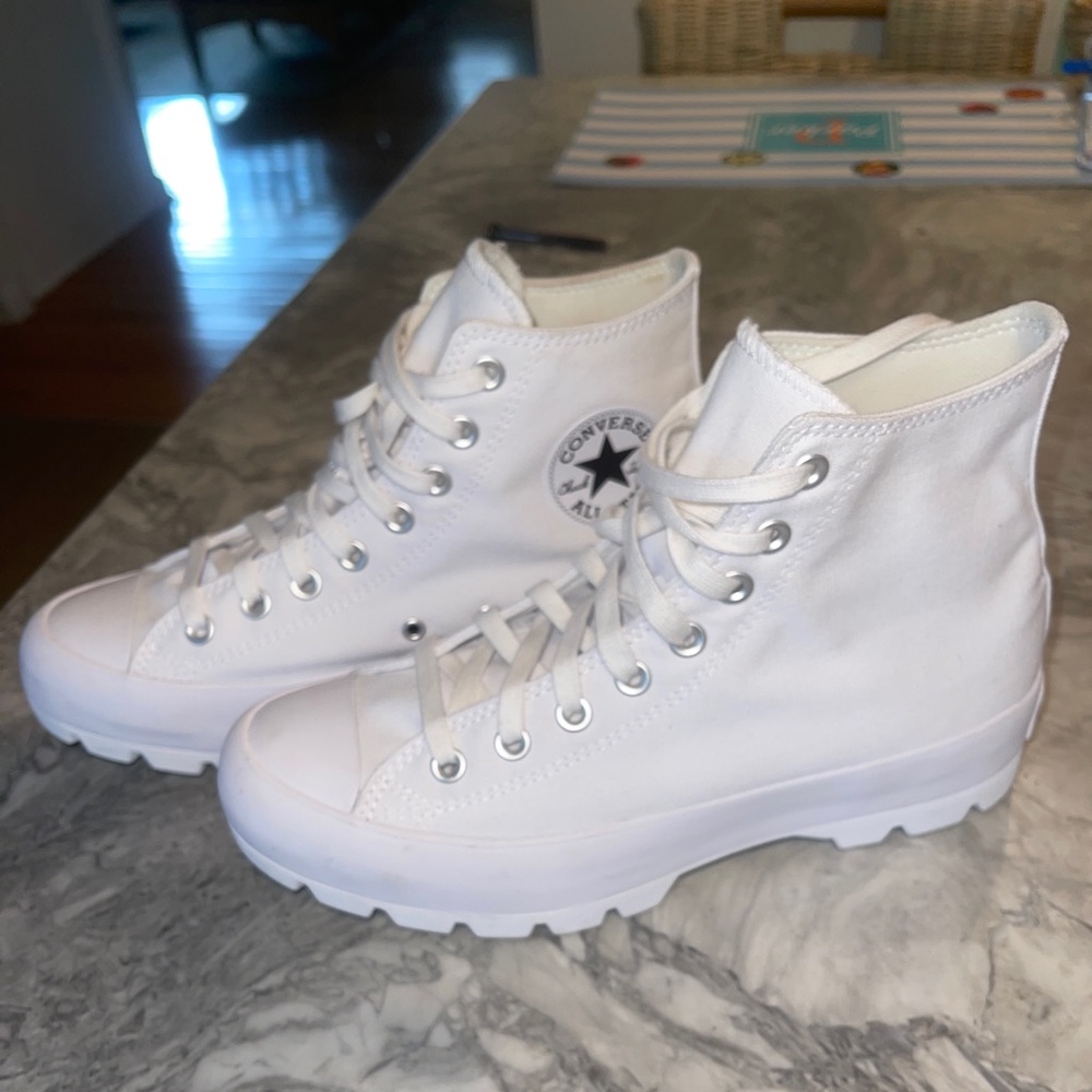 Converse Chuck Taylor All Star Lugged White 9.5